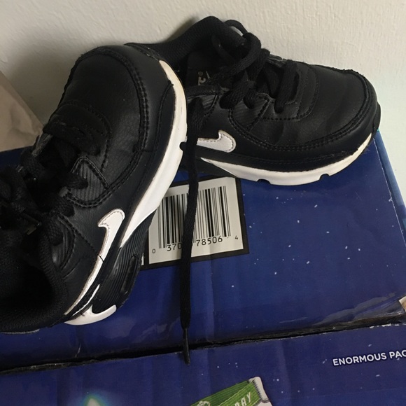 Toddler shoes size 7c - Picture 2 of 3